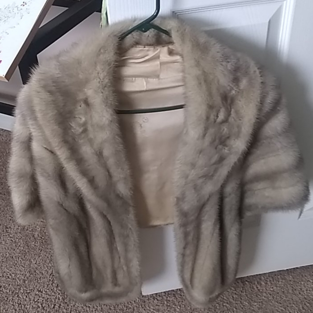Mink "chaleko".